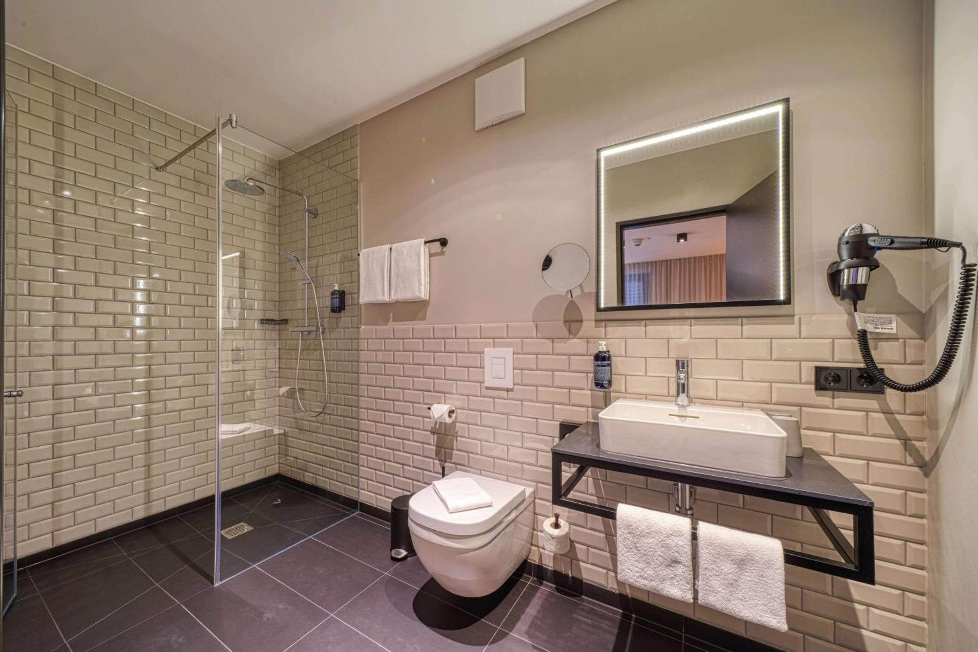 Vienna House Easy By Wyndham Bonn City Eksteriør billede